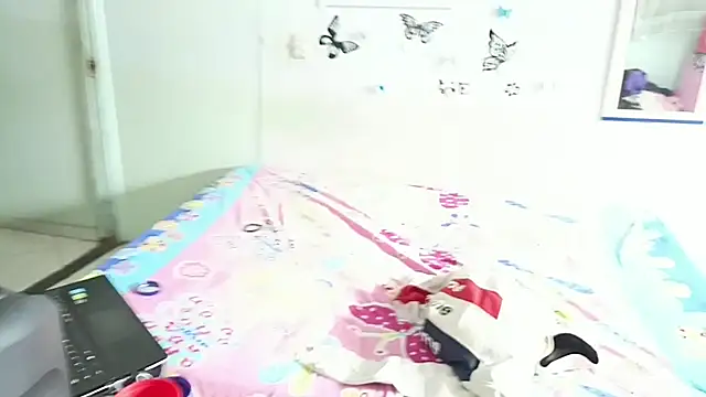 luxandracon23 online show from March 3, 4:03 pm