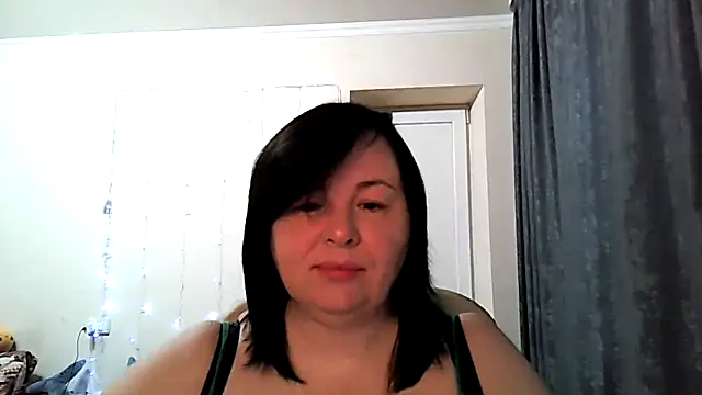 EmiliaLooo online show from March 10, 4:06 am