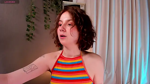 Snapshot of mind_game chatting on February 2, 5:42 am mind game online show from February 2, 5:42 am