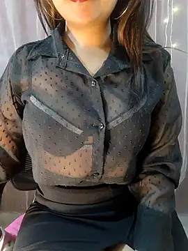 deslisexpriya online show from February 3, 12:42 am