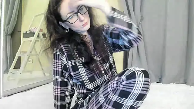 Baby Jewel online show from September 13, 10:15 am