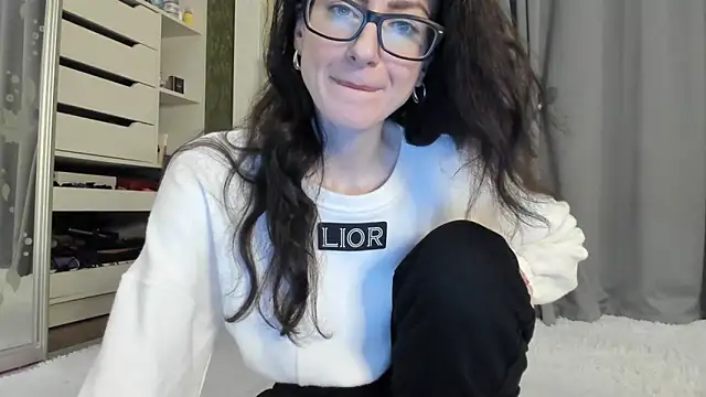 Baby Jewel online show from October 15, 10:15 am