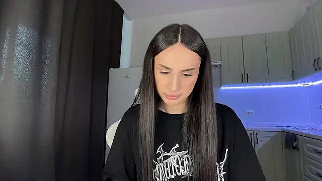 Kim Oberlin  online show from March 18, 12:08 pm