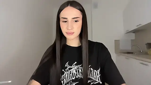 Kim Oberlin  online show from April 14, 11:16 am