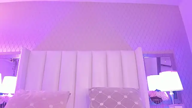 SophiaSmiiths  online show from December 13, 8:58 pm