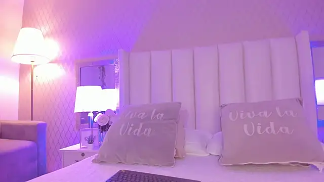 SophiaSmiiths  online show from March 5, 7:54 pm