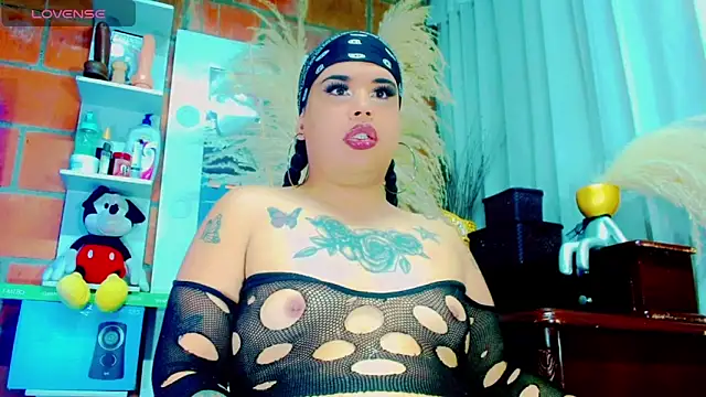 Snapshot of nauthyvalentina chatting on February 14, 4:37 pm nauthyvalentina online show from February 14, 4:37 pm