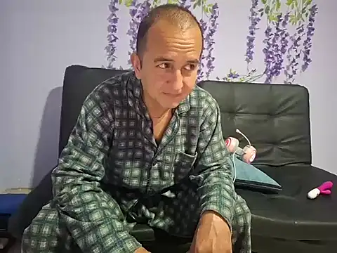 yazforeSolo online show from November 6, 2:40 pm