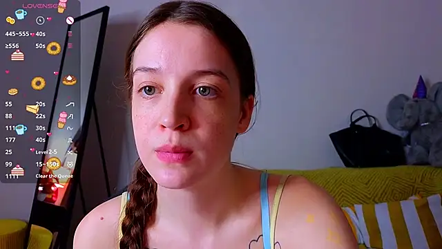 Snapshot of Sweet_Evva chatting on April 4, 4:26 pm Sweet Evva online show from April 4, 4:26 pm
