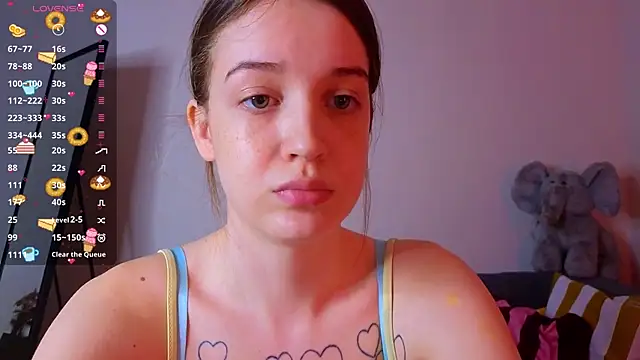Snapshot of Sweet_Evva chatting on April 9, 3:39 pm Sweet Evva online show from April 9, 3:39 pm