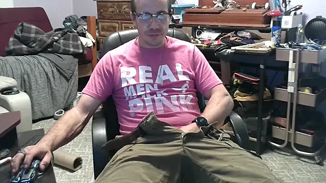 ScubaStevex online show from October 28, 5:48 pm