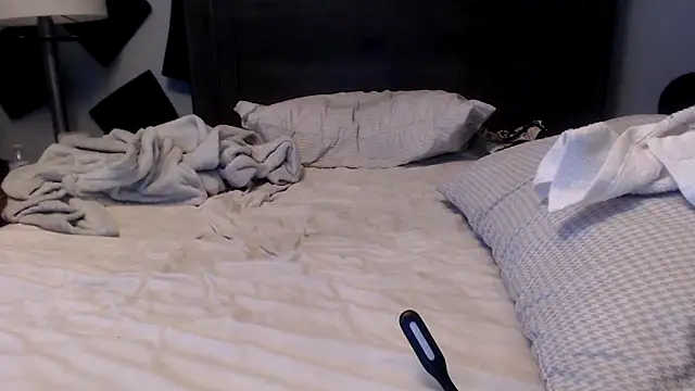 chased21 online show from April 11, 9:02 am