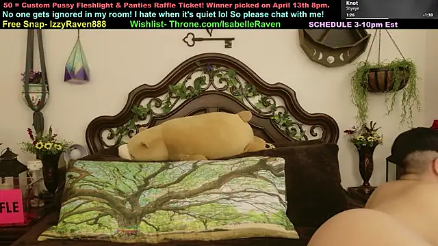 IsabelleRaven online show from April 7, 9:15 pm