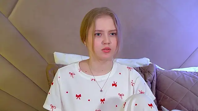 SelinSwarovski online show from December 16, 4:28 am