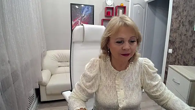 Milla Cutie18 online show from October 31, 5:19 am