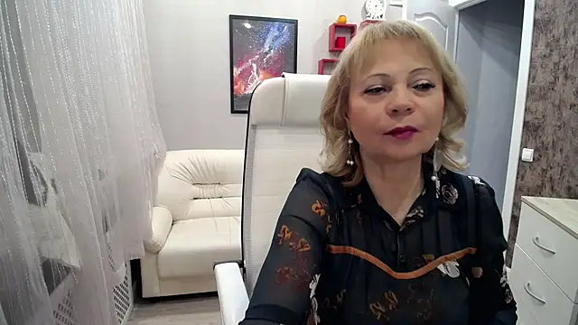 Milla Cutie18 online show from December 22, 5:59 am