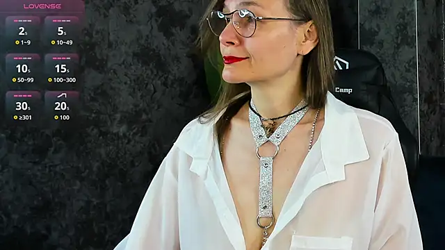 Lillian White online show from May 19, 1:00 am