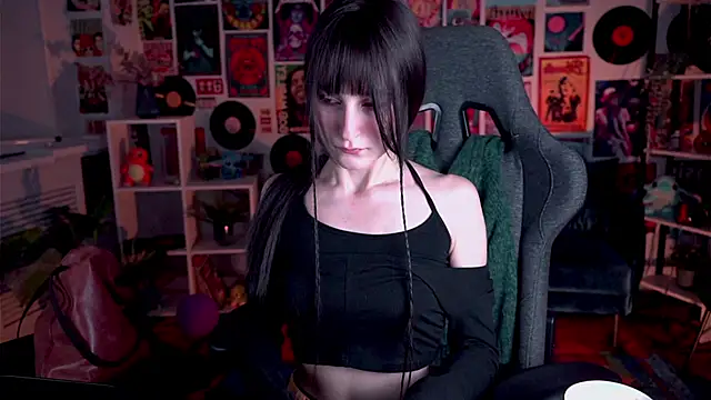 LuxRayi online show from February 1, 9:19 pm