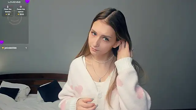 Snapshot of MayBennett chatting on January 19, 6:10 pm MayBennett online show from January 19, 6:10 pm