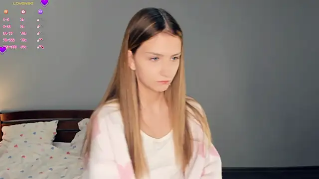 Snapshot of MayBennett chatting on February 1, 12:05 pm MayBennett online show from February 1, 12:05 pm