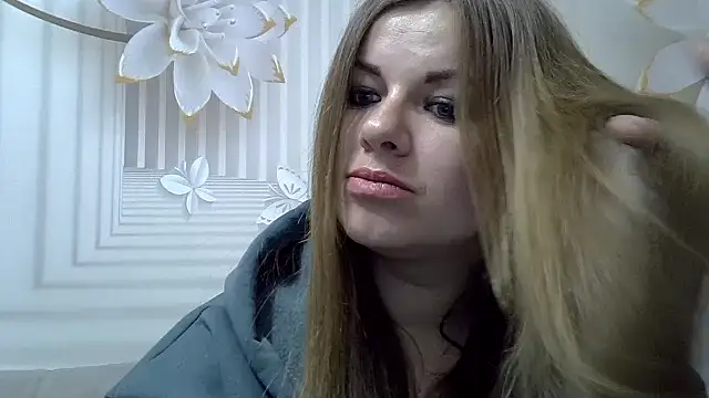 Snapshot of TinaFun4u chatting on February 22, 11:46 pm TinaFun4u online show from February 22, 11:46 pm