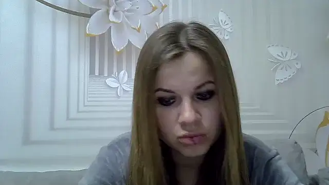 Snapshot of TinaFun4u chatting on February 26, 8:11 pm TinaFun4u online show from February 26, 8:11 pm