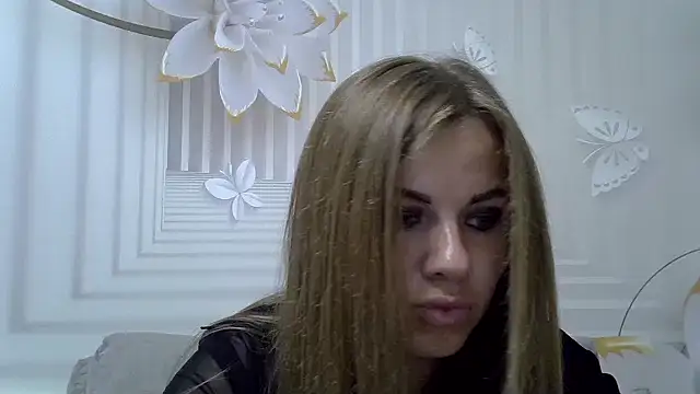 Snapshot of TinaFun4u chatting on September 22, 8:11 pm TinaFun4u online show from September 22, 8:11 pm