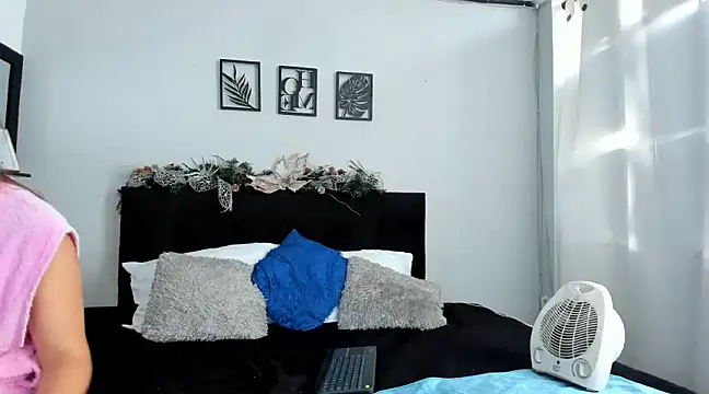 Antonelaplamer online show from December 2, 5:15 pm