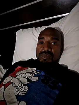 Snapshot of ElJudah7 chatting on November 8, 8:40 pm ElJudah7 online show from November 8, 8:40 pm