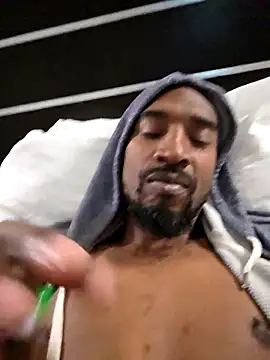 Snapshot of ElJudah7 chatting on November 10, 10:53 pm ElJudah7 online show from November 10, 10:53 pm