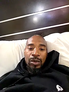 Snapshot of ElJudah7 chatting on November 12, 5:08 am ElJudah7 online show from November 12, 5:08 am