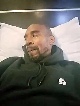 Snapshot of ElJudah7 chatting on November 17, 2:17 am ElJudah7 online show from November 17, 2:17 am