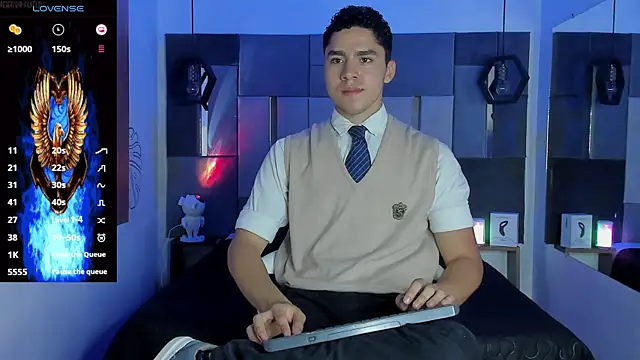 Snapshot of LiamNovak chatting on December 3, 11:30 am LiamNovak online show from December 3, 11:30 am