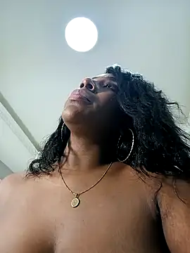 KloheCurvy online show from December 17, 2:44 pm