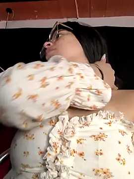 ShyVibes  online show from February 1, 7:13 pm