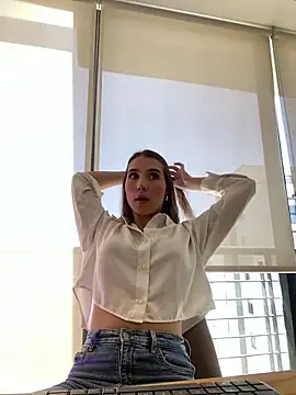 SophieRaily  online show from March 14, 5:46 pm