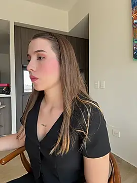 SophieRaily  online show from March 18, 5:53 pm