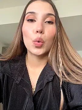 SophieRaily  online show from September 10, 7:14 pm