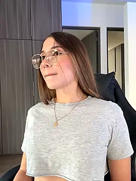 SophieRaily  online show from September 11, 7:03 pm