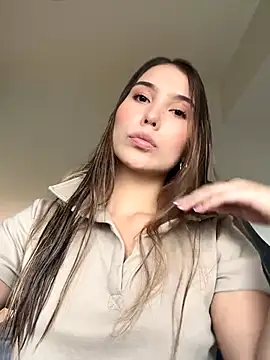 SophieRaily  online show from September 30, 7:52 pm