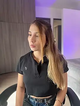 SophieRaily  online show from December 18, 4:35 pm