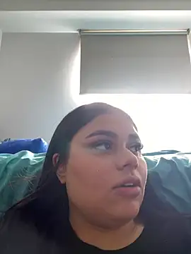 alissonfernandez  online show from January 29, 5:24 pm