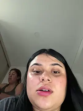 alissonfernandez  online show from February 13, 12:02 am