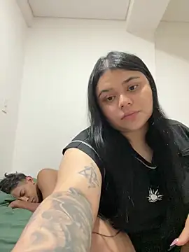 alissonfernandez  online show from February 21, 11:32 pm