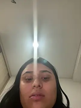 alissonfernandez  online show from March 6, 1:03 pm