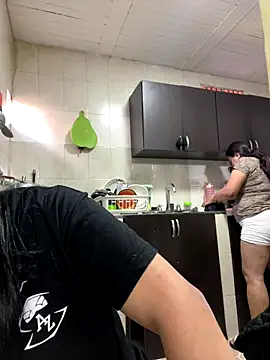 alissonfernandez  online show from September 14, 9:03 pm