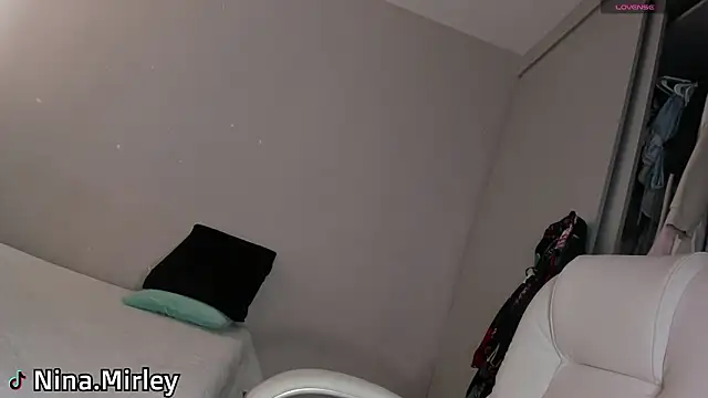 Ninamirley online show from February 27, 7:03 pm