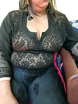 Snapshot of Simran-Kudi chatting on January 3, 7:49 am Simran-Kudi online show from January 3, 7:49 am