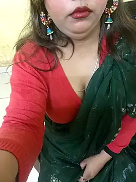 Snapshot of Simran-Kudi chatting on February 5, 4:59 am Simran-Kudi online show from February 5, 4:59 am