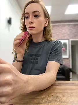  AngelMoon  online show from September 18, 4:03 am